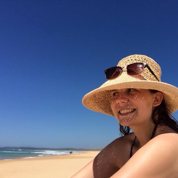 Meet your Posher, Lucienne - Picture 1 of 1